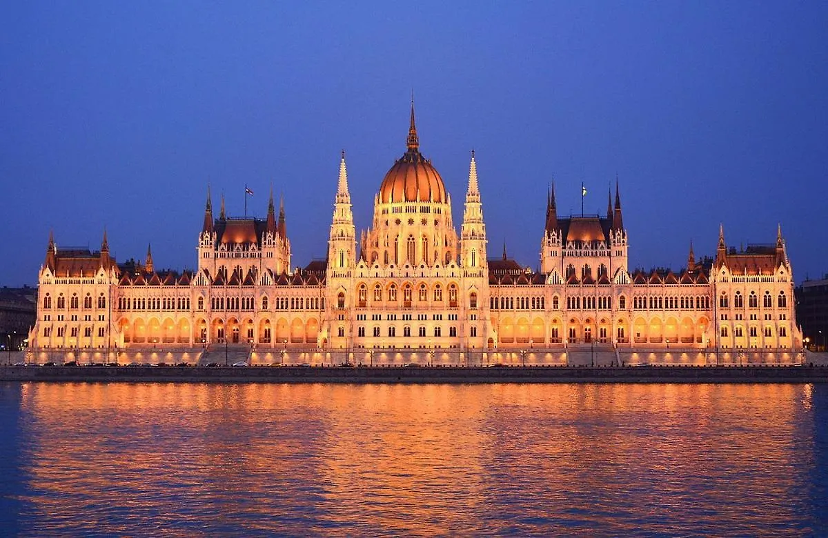 Basilica Downtown Near Deak Ferenc Ter & Andrassy Apartment Budapest Hungary
